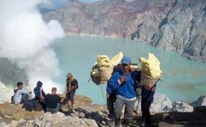 kawah-ijen-panorama  