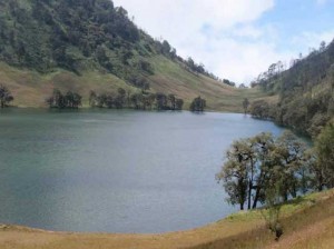 ranu-kumbolo-lake    